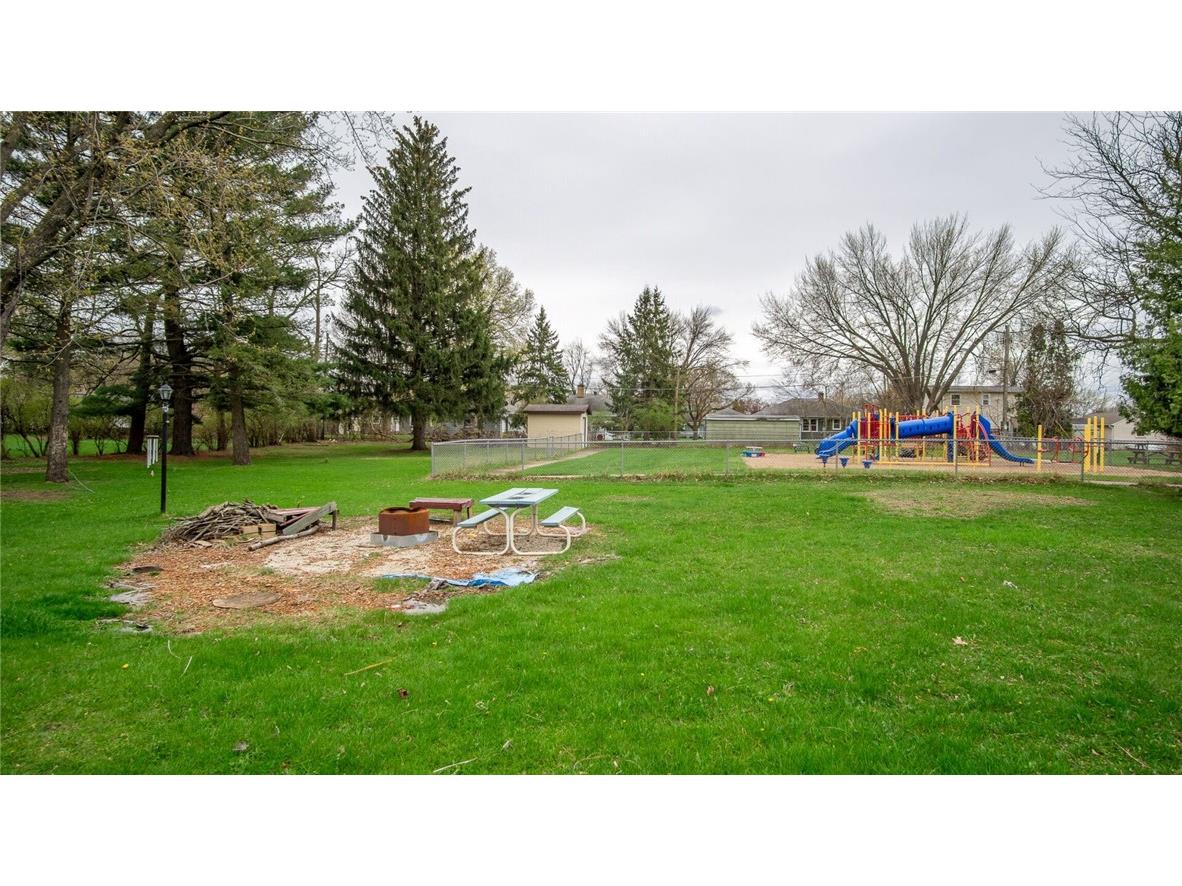 1413 E Clairemont Avenue Eau Claire WI 54701 1591062 image40