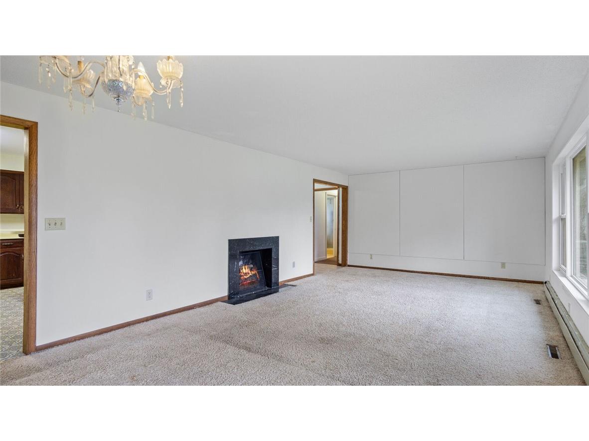 1413 E Clairemont Avenue Eau Claire WI 54701 1591062 image8