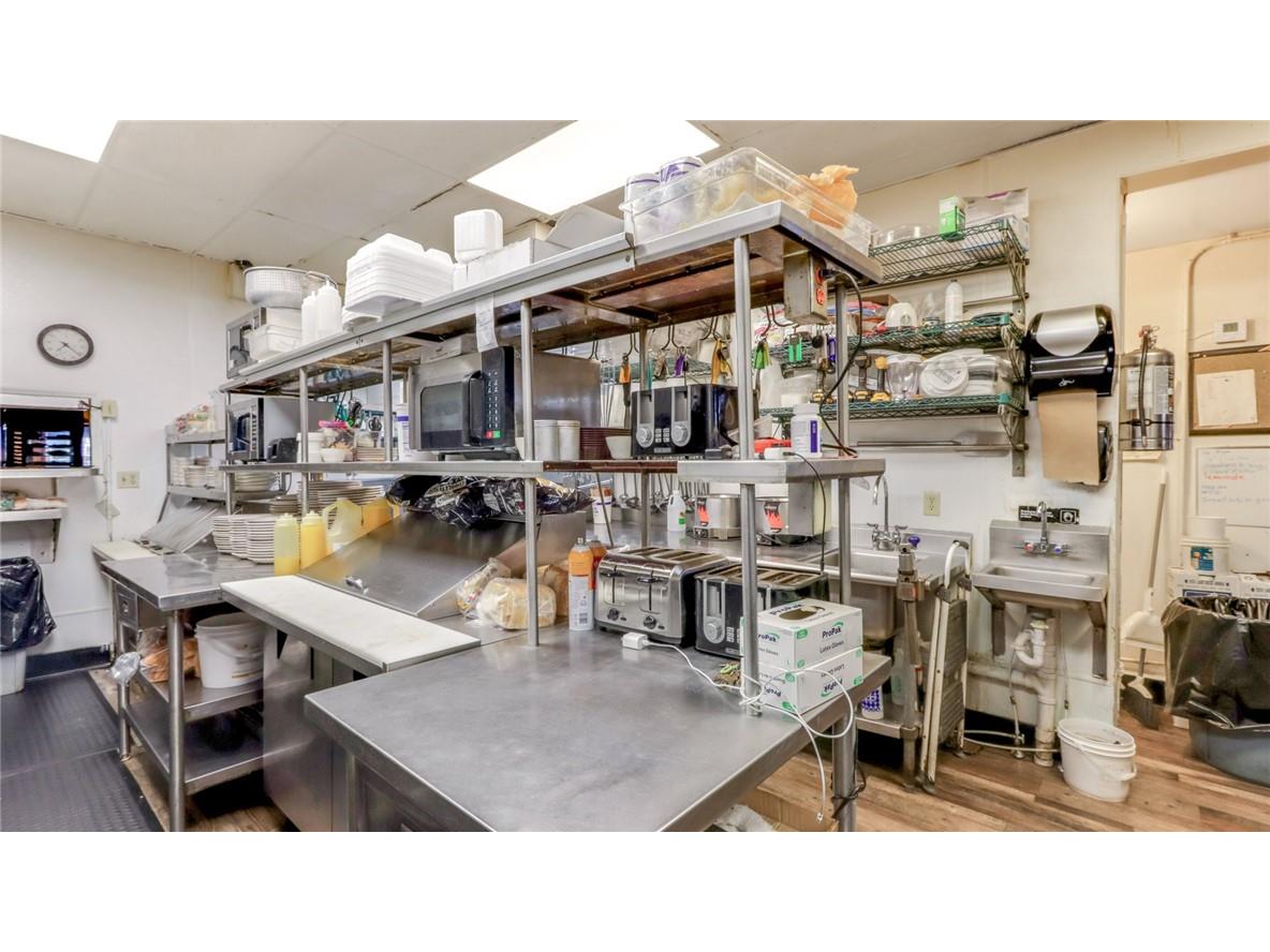 1418 Main Street Bloomer WI 54724 1592875 image9