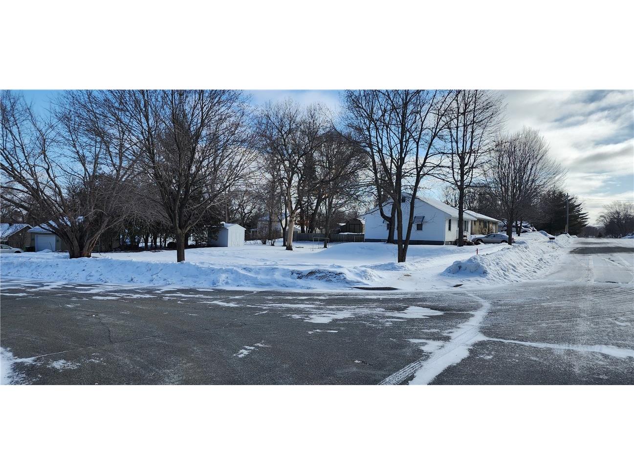 1422 Daniels Avenue Altoona WI 54720 1571652 image1