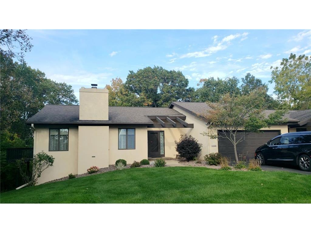 1436 Knollwood Trl, Altoona, WI, 54720 MLS 1569165 Edina Realty