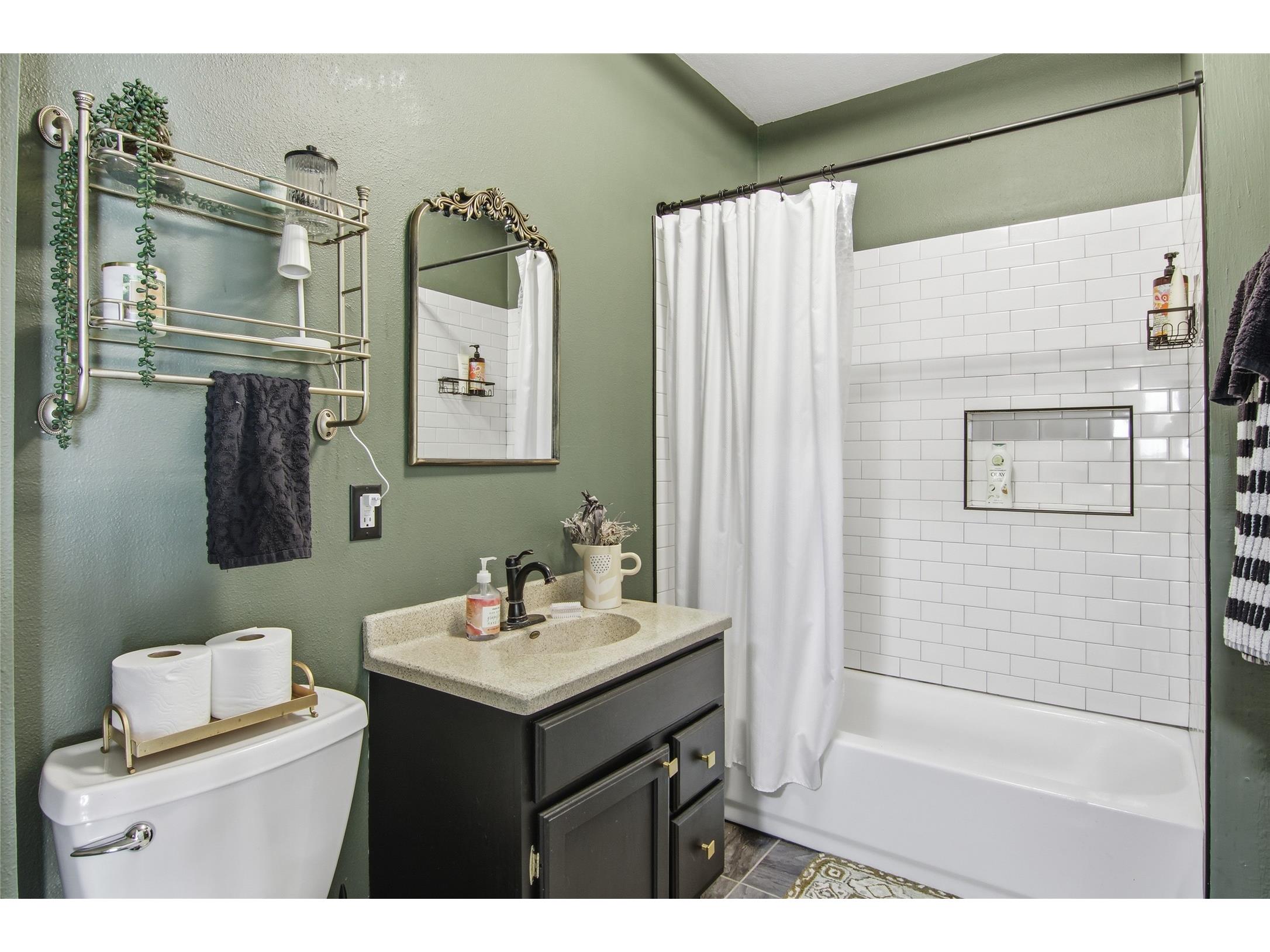 1502 Hogeboom Avenue Eau Claire WI 54701 1601113 image26