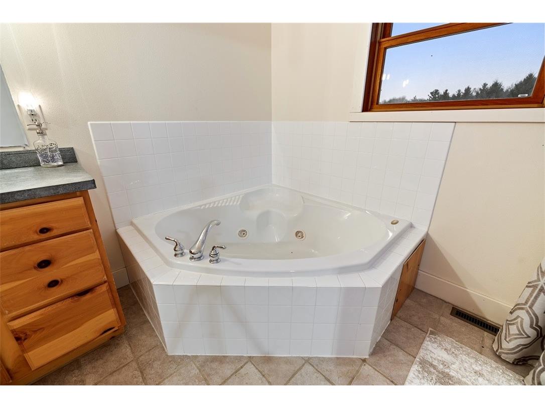 1525 6 1/2 Avenue Hillsdale WI 54733 1597539 image17