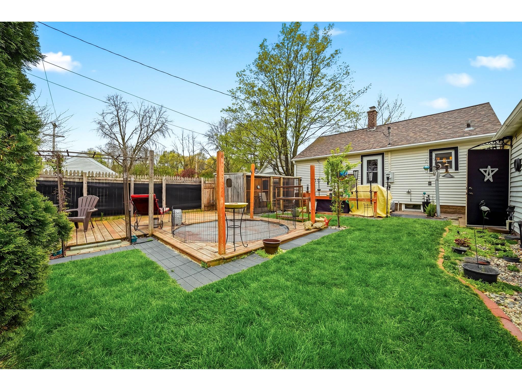 1525 Lee Street Eau Claire WI 54701 1601188 image2