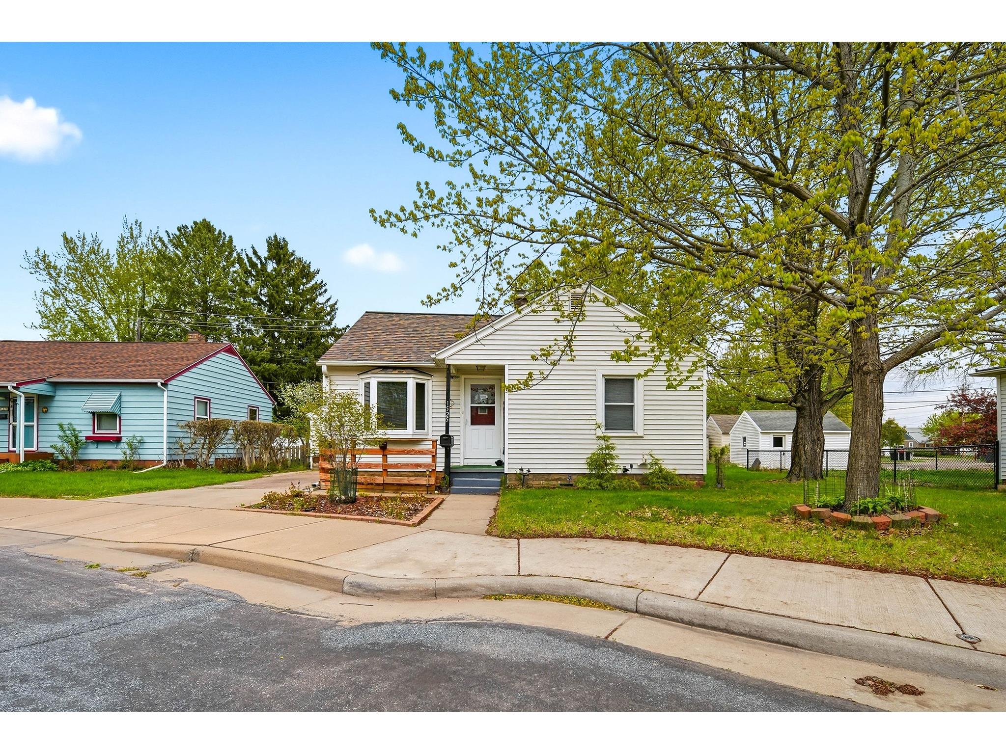 1525 Lee Street Eau Claire WI 54701 1601188 image3