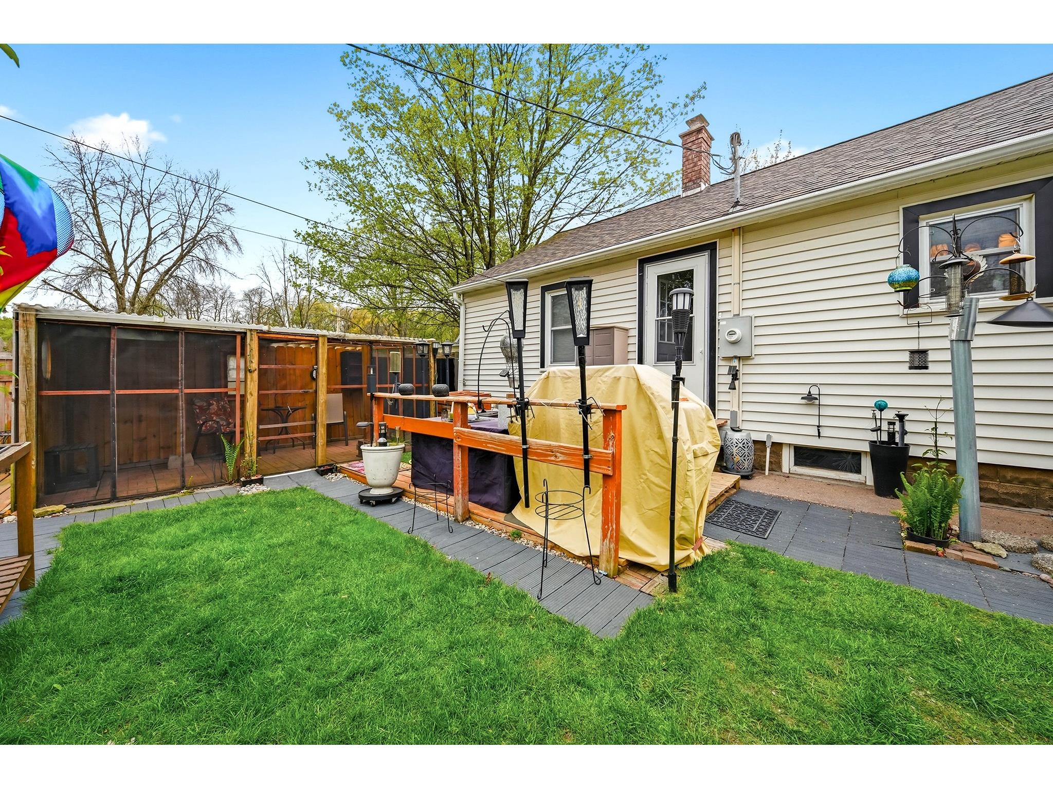 1525 Lee Street Eau Claire WI 54701 1601188 image4