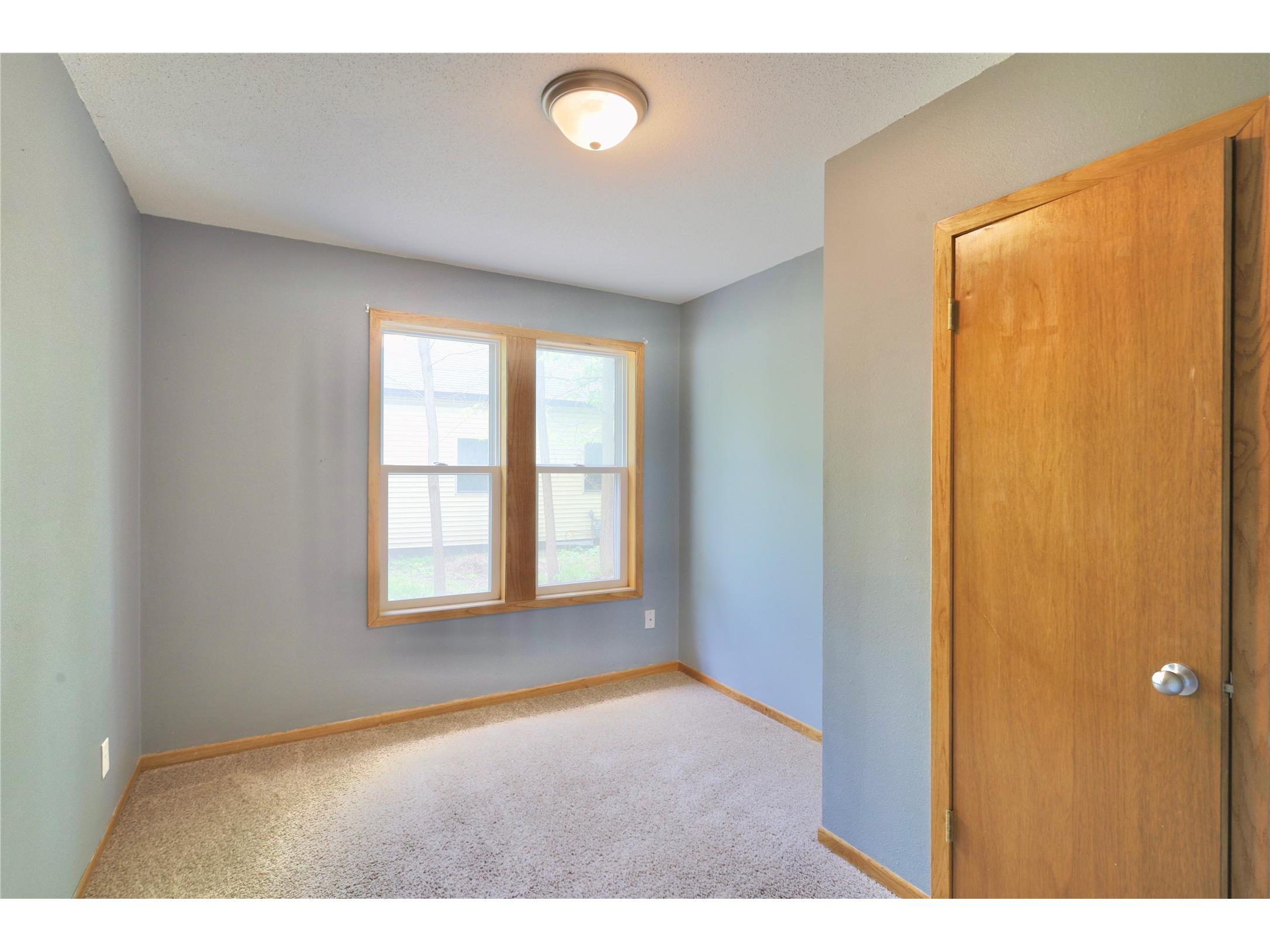 1533 E Madison Street Eau Claire WI 54703 1601483 image10