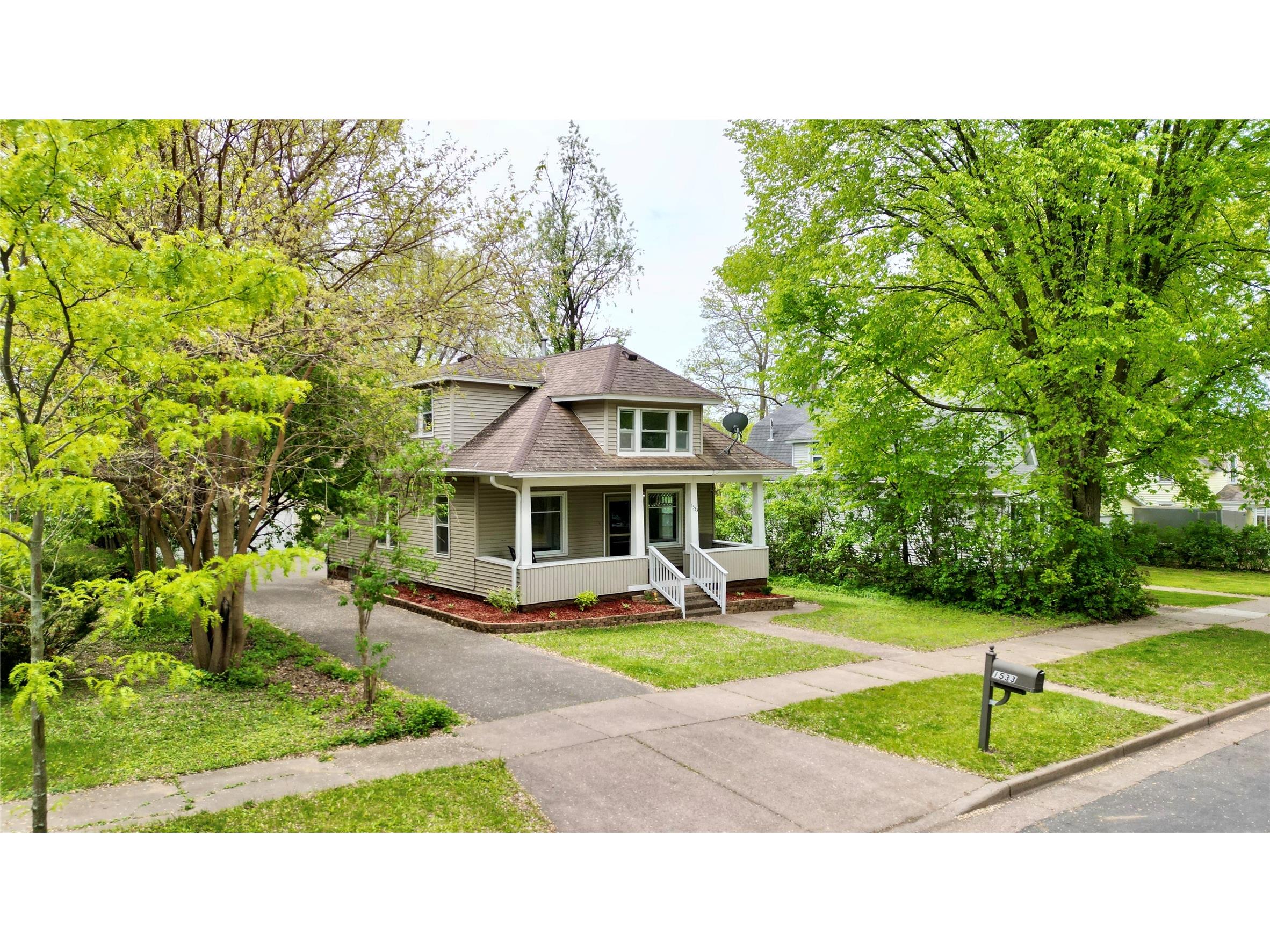 1533 E Madison Street Eau Claire WI 54703 1601483 image2
