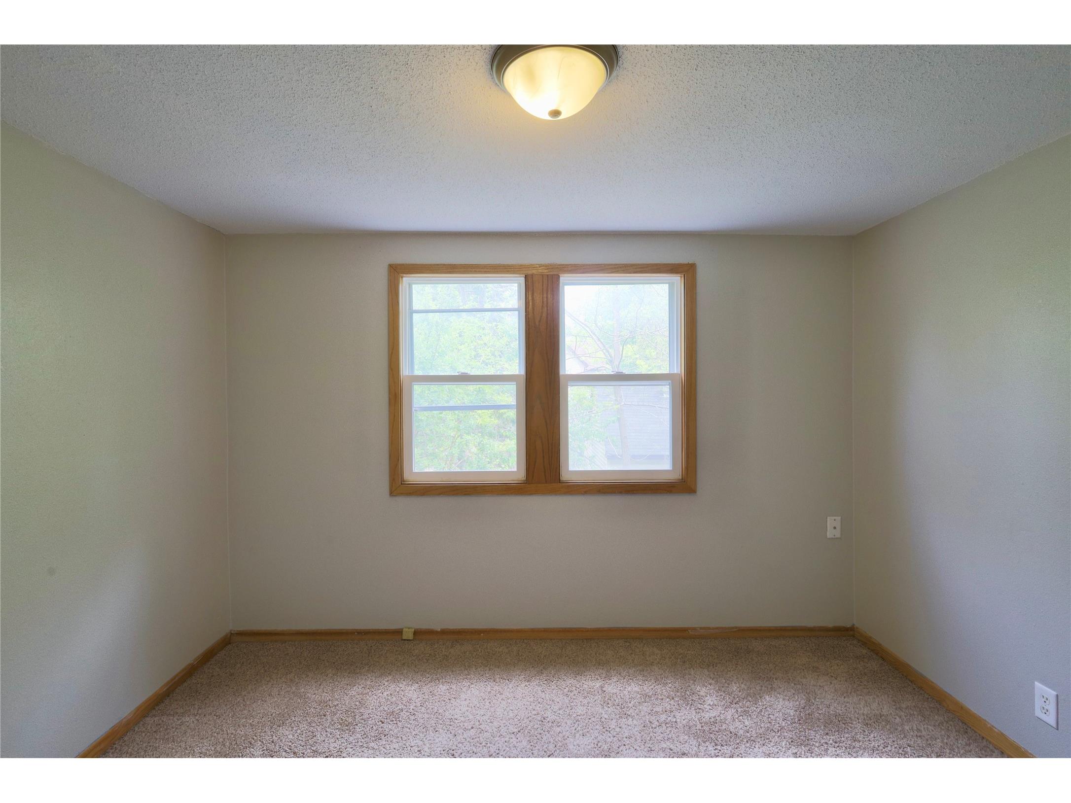 1533 E Madison Street Eau Claire WI 54703 1601483 image23