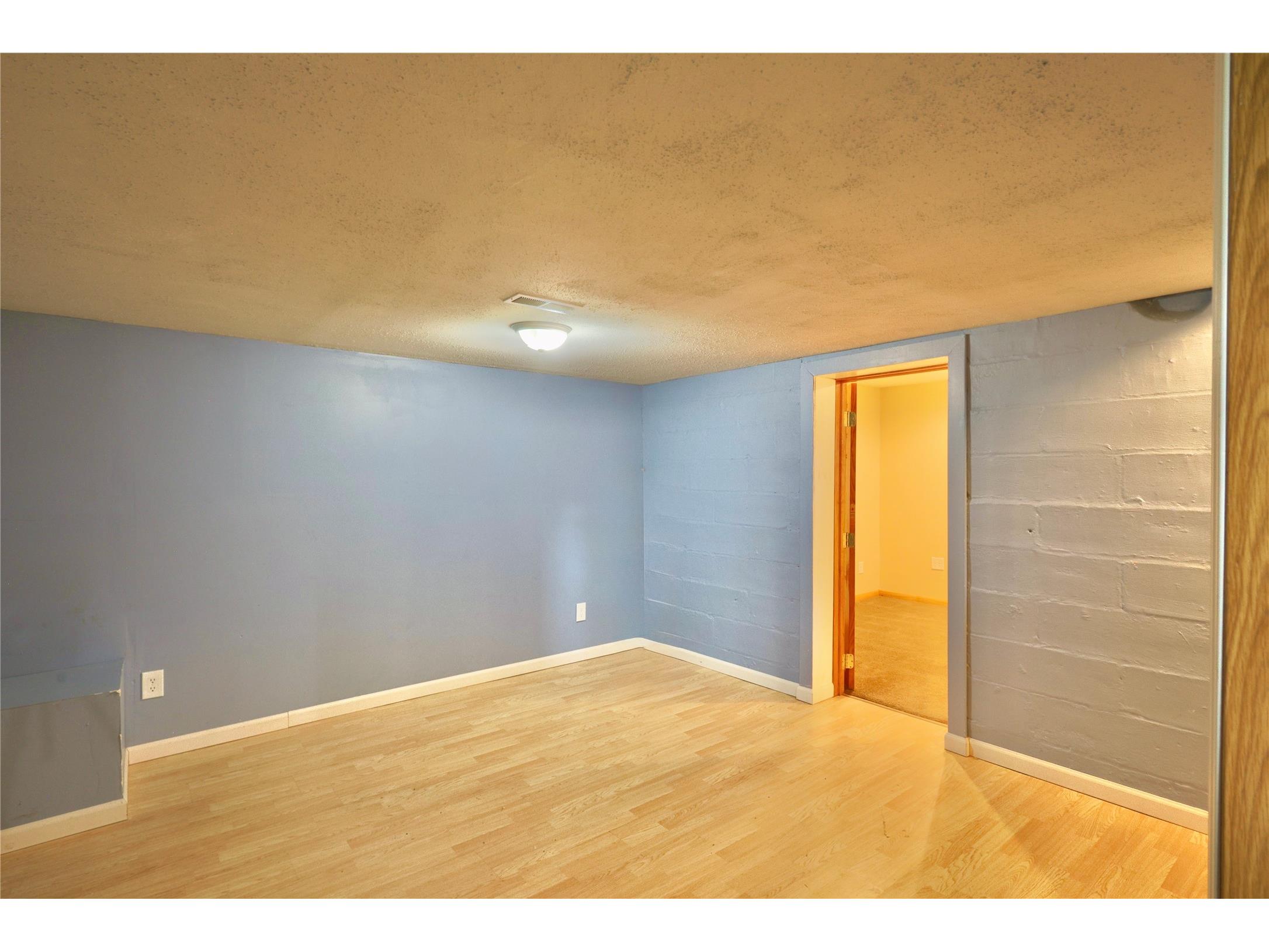 1533 E Madison Street Eau Claire WI 54703 1601483 image28