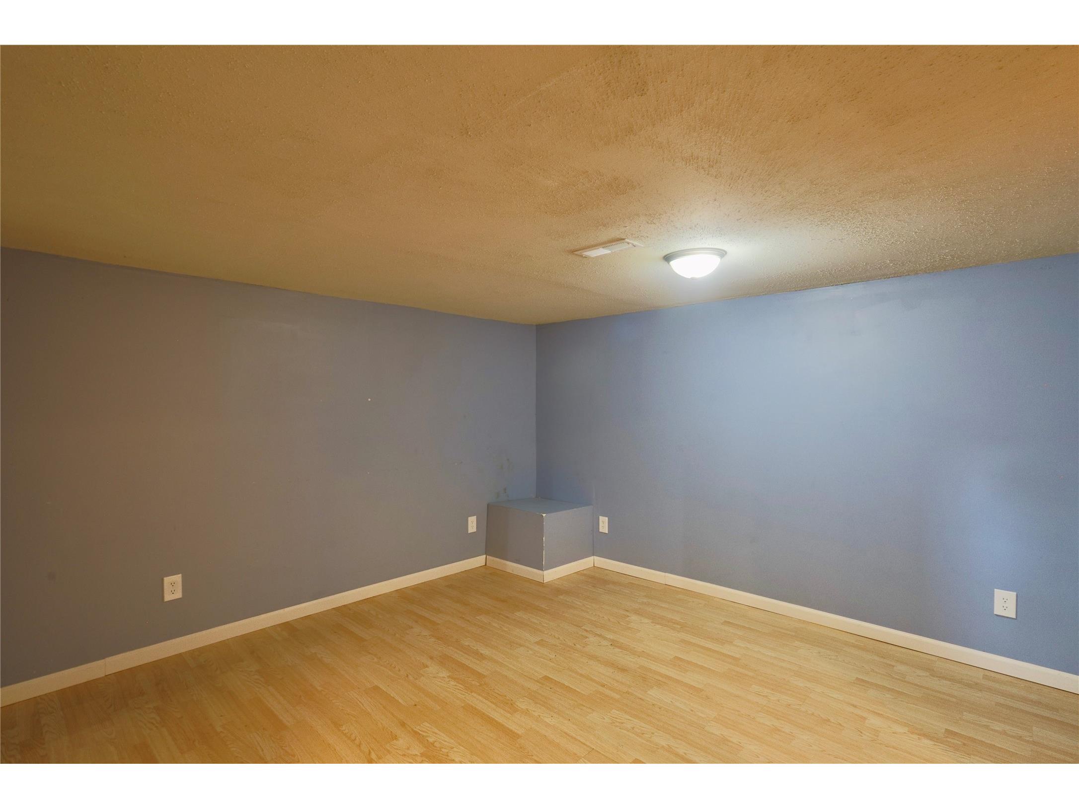 1533 E Madison Street Eau Claire WI 54703 1601483 image29