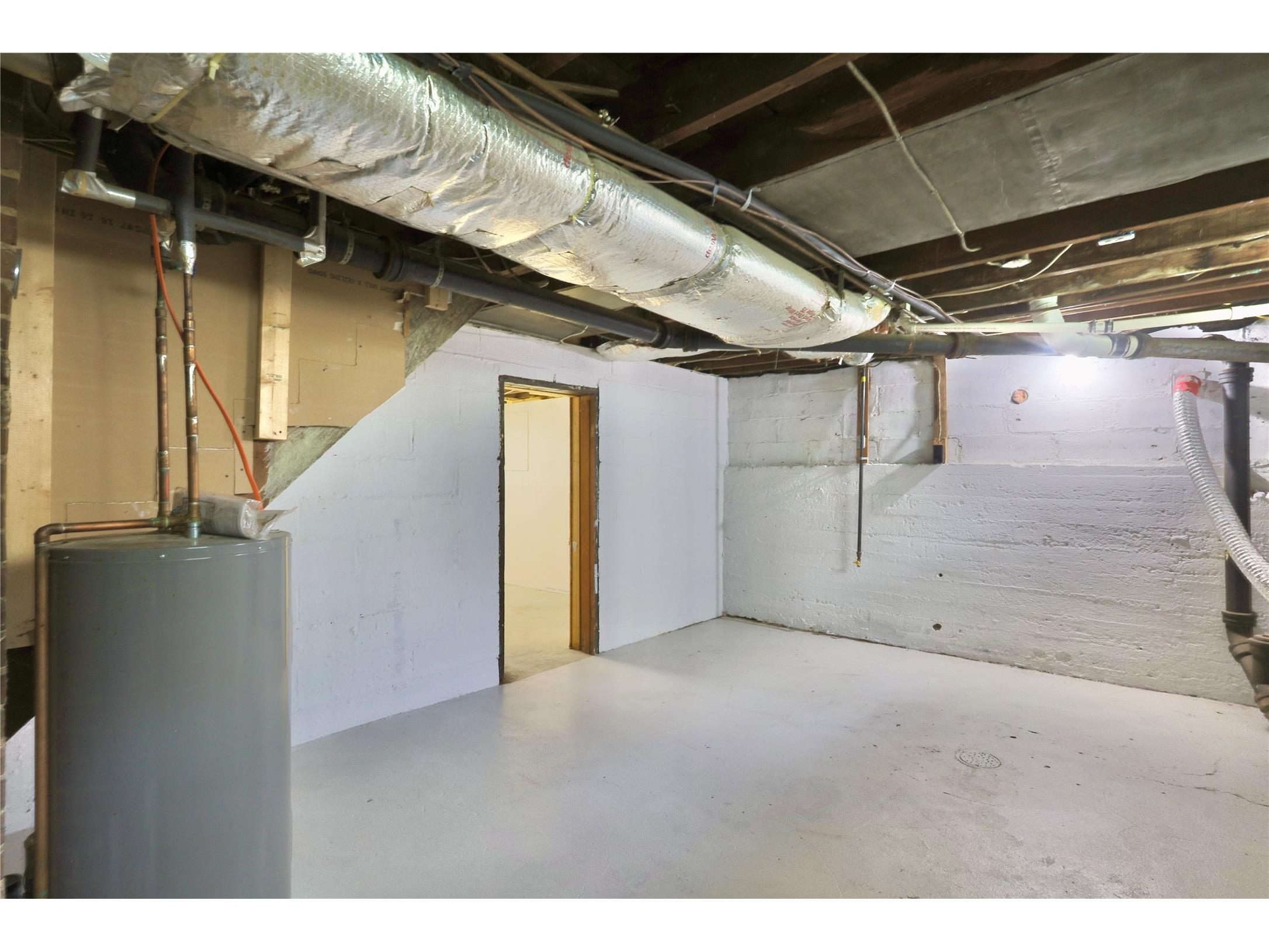 1533 E Madison Street Eau Claire WI 54703 1601483 image32
