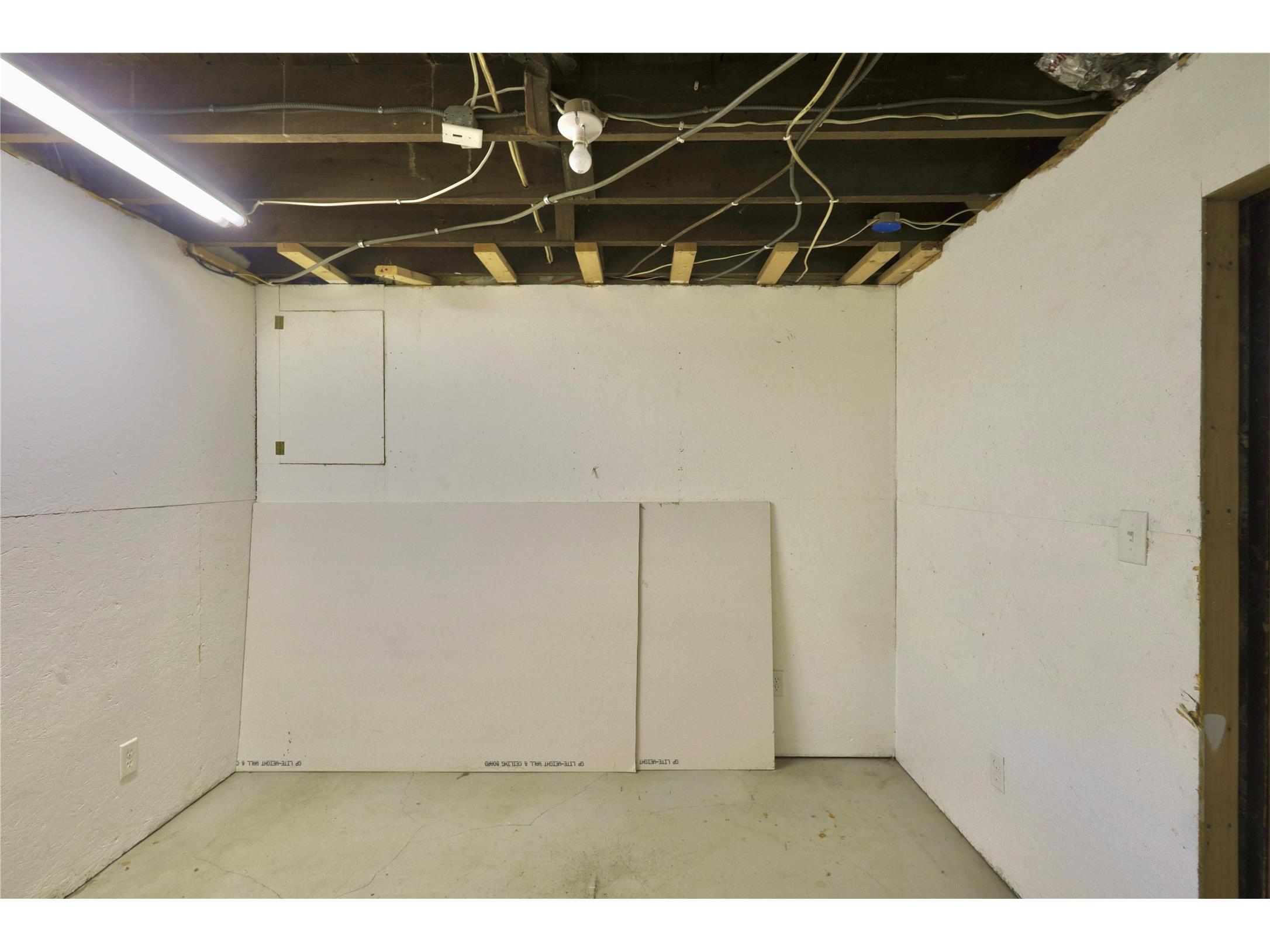 1533 E Madison Street Eau Claire WI 54703 1601483 image34