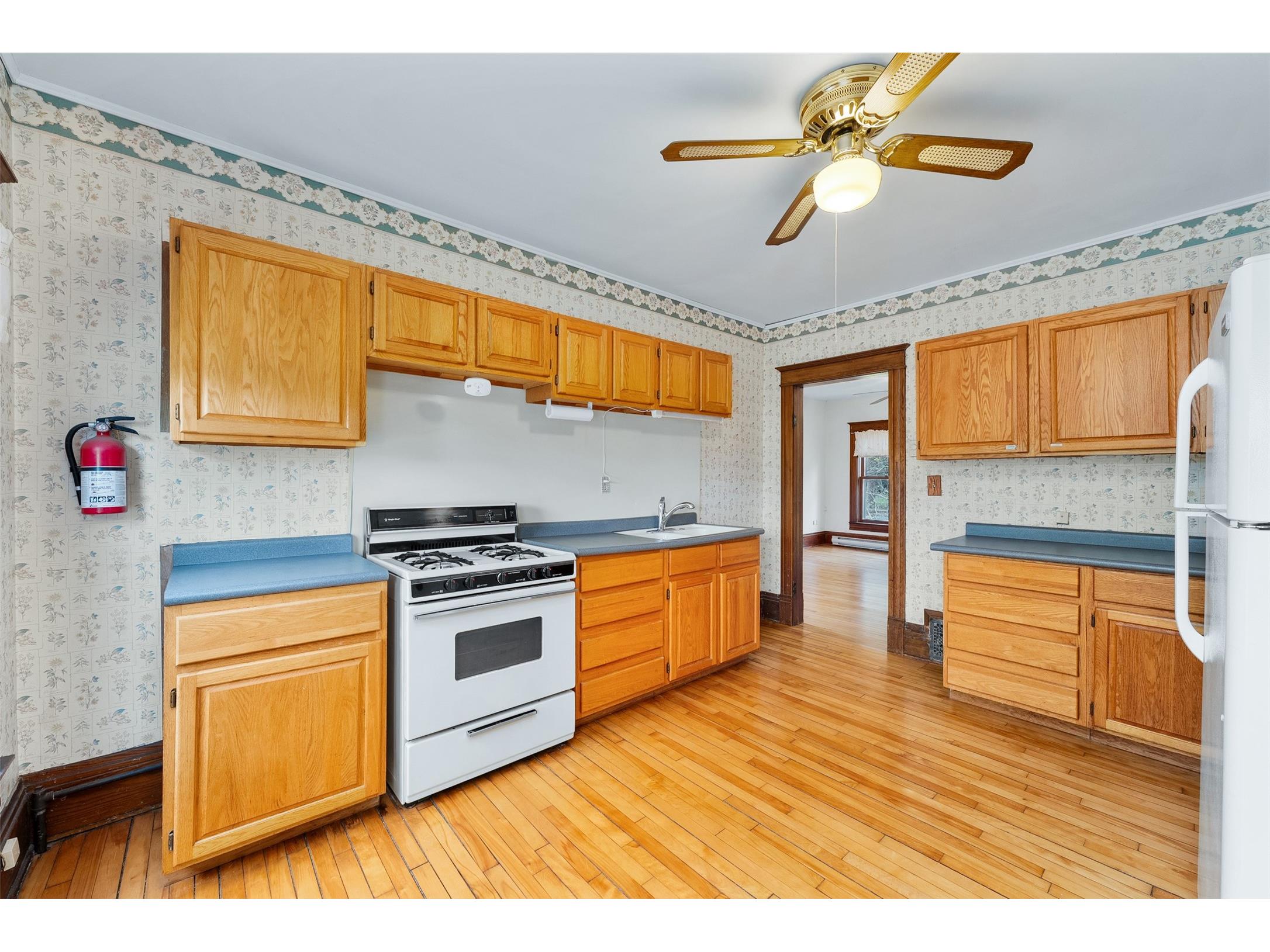 1558 E Madison Street E Eau Claire WI 54703 1600078 image16