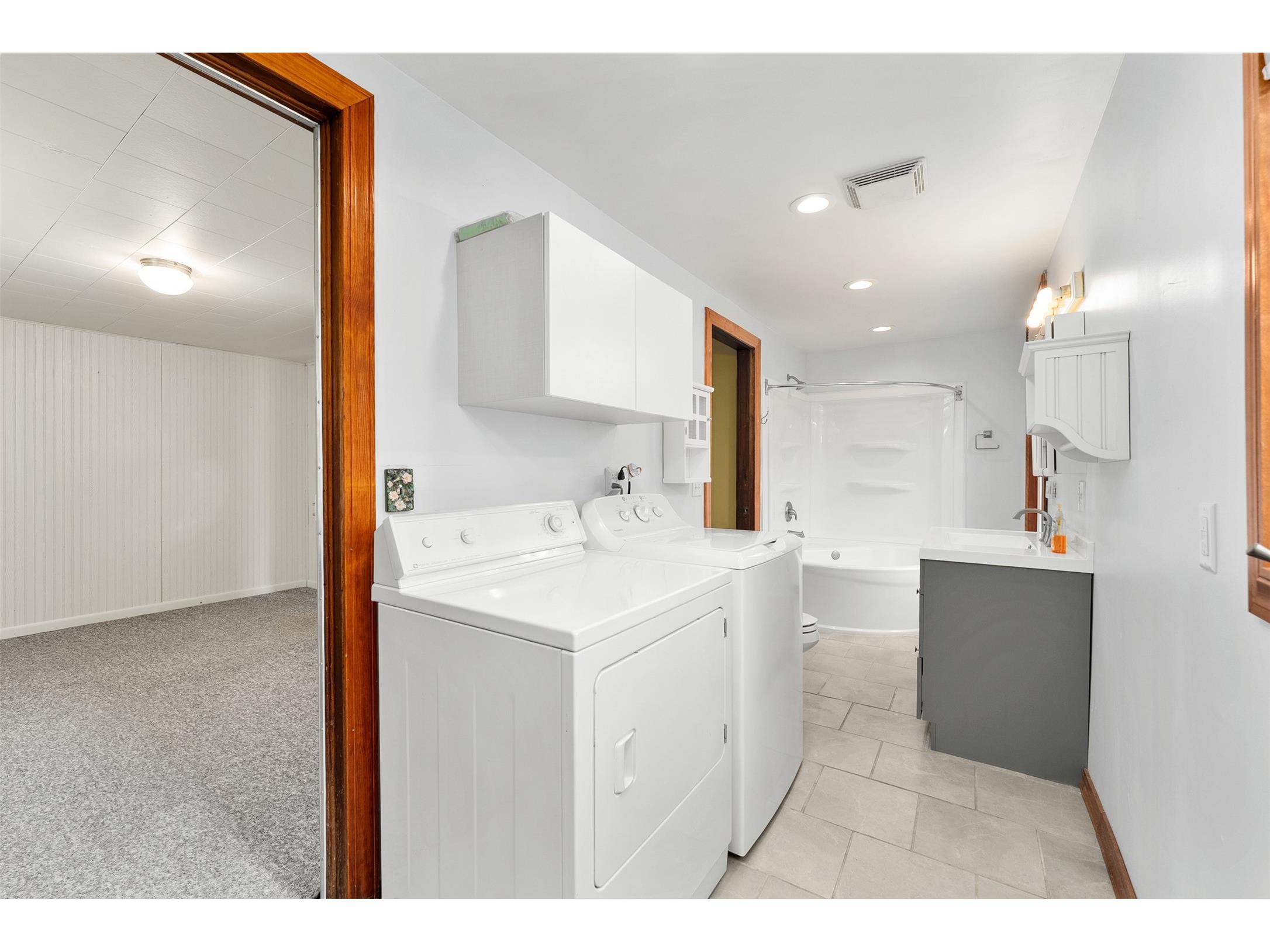 1558 E Madison Street E Eau Claire WI 54703 1600078 image28