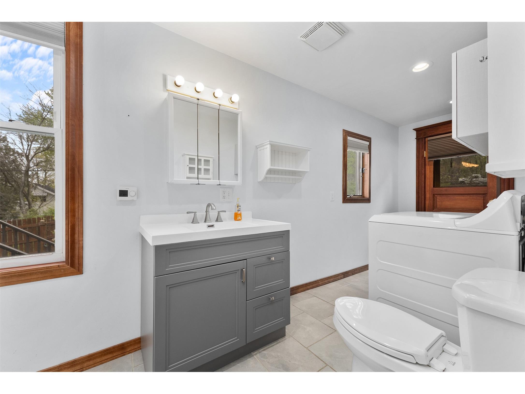 1558 E Madison Street E Eau Claire WI 54703 1600078 image29