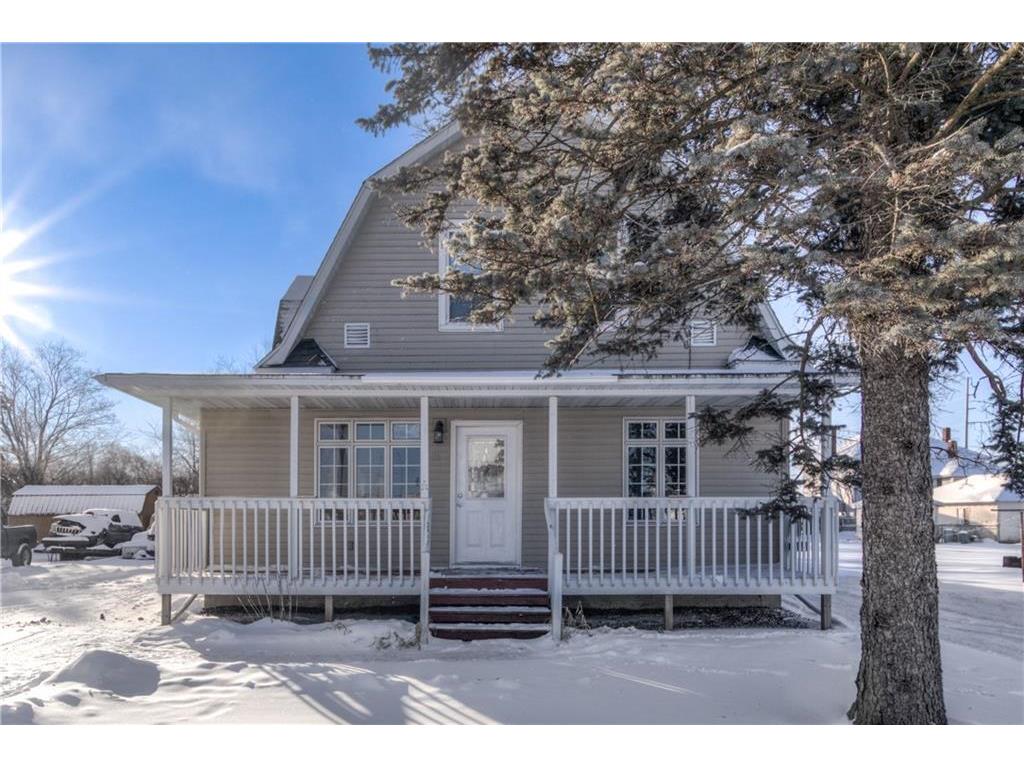 16 W Gates Street 1/2, Rice Lake, WI 54868 MLS 1560882 Edina Realty