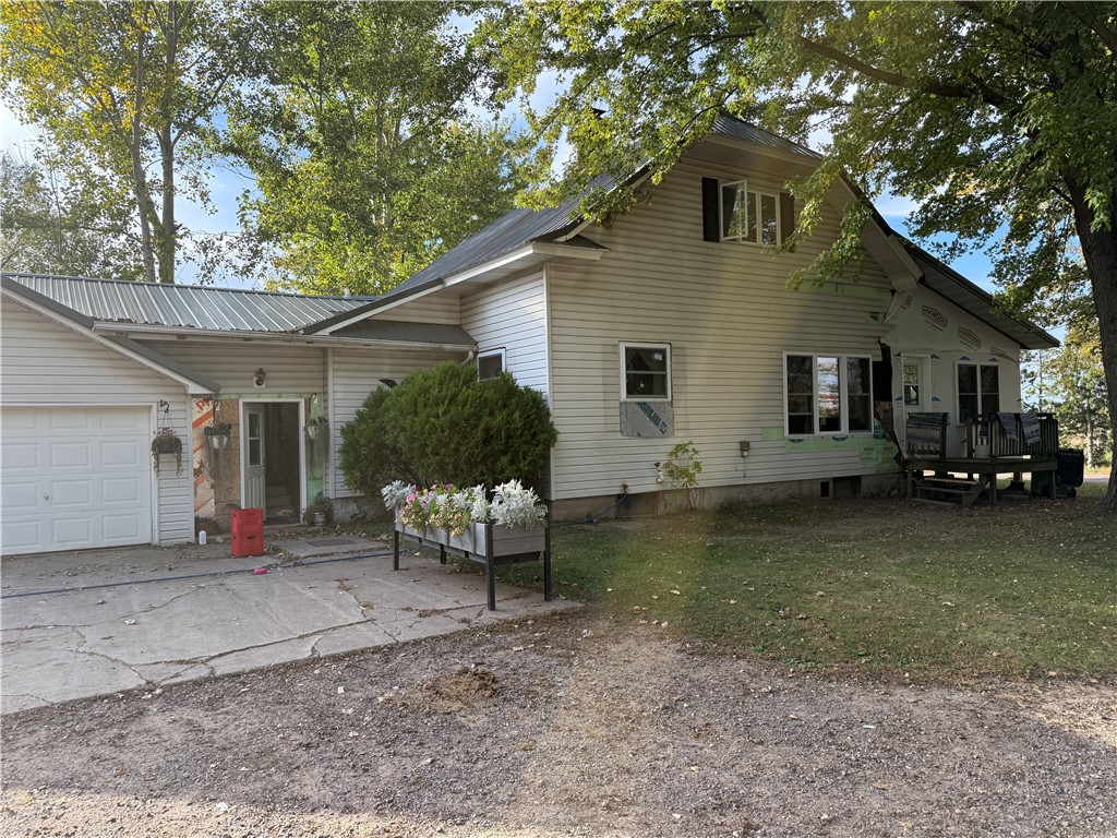 1600 E Main Street Gilman WI 54433 - Yellow 1590060 image1