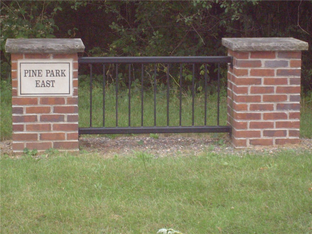 1601 Pine Park Drive Eau Claire WI 54701 1546910 image1