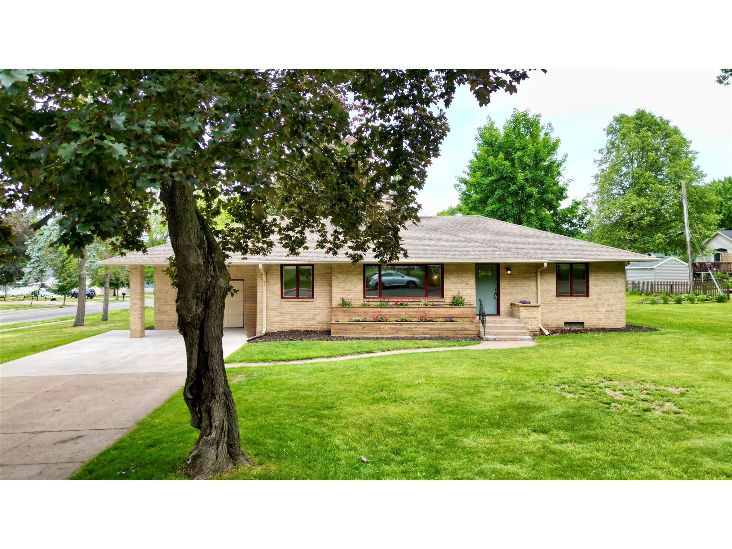1602 South Street Eau Claire WI 54701 1602196 image1