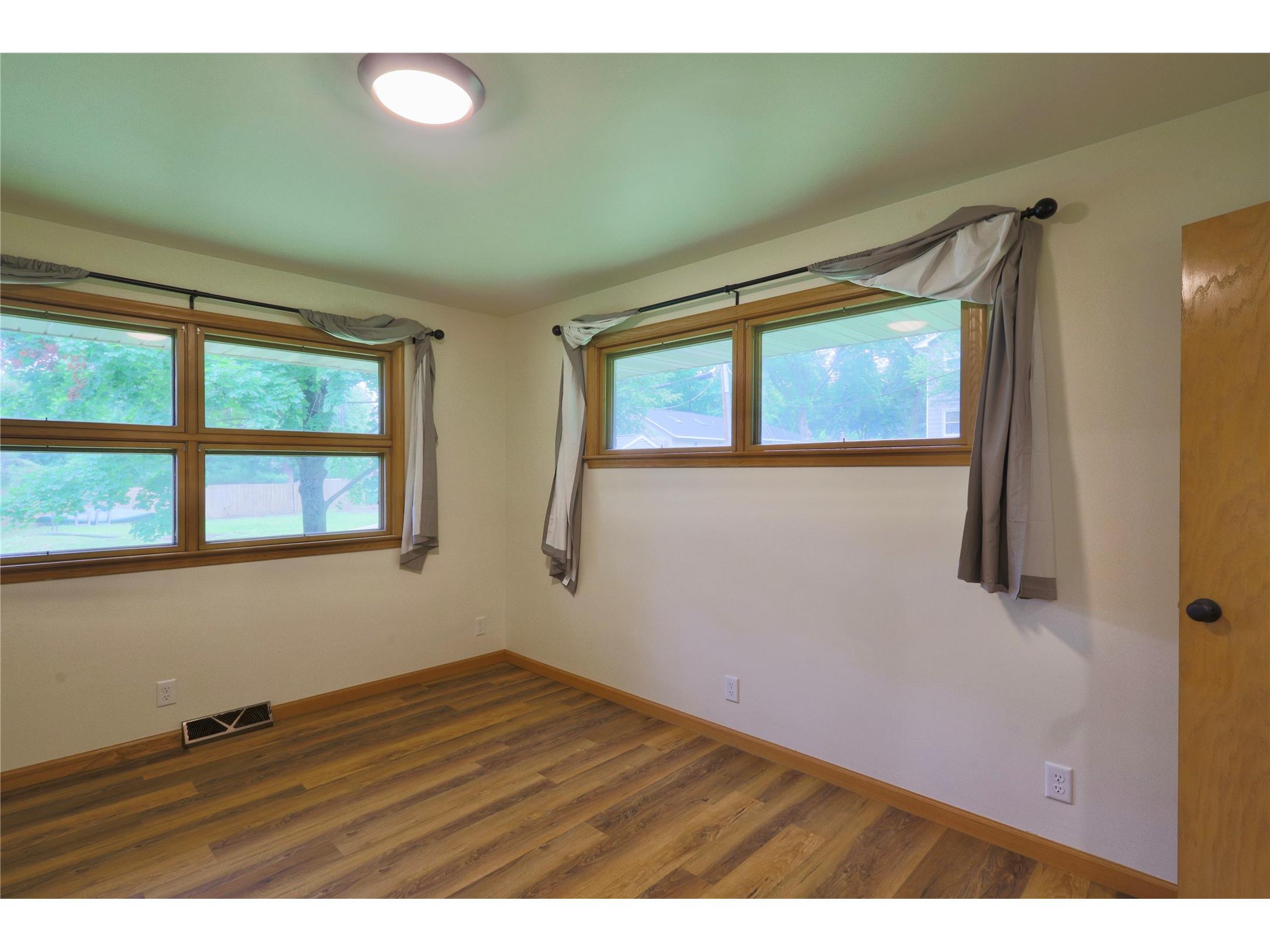 1602 South Street Eau Claire WI 54701 1602196 image24