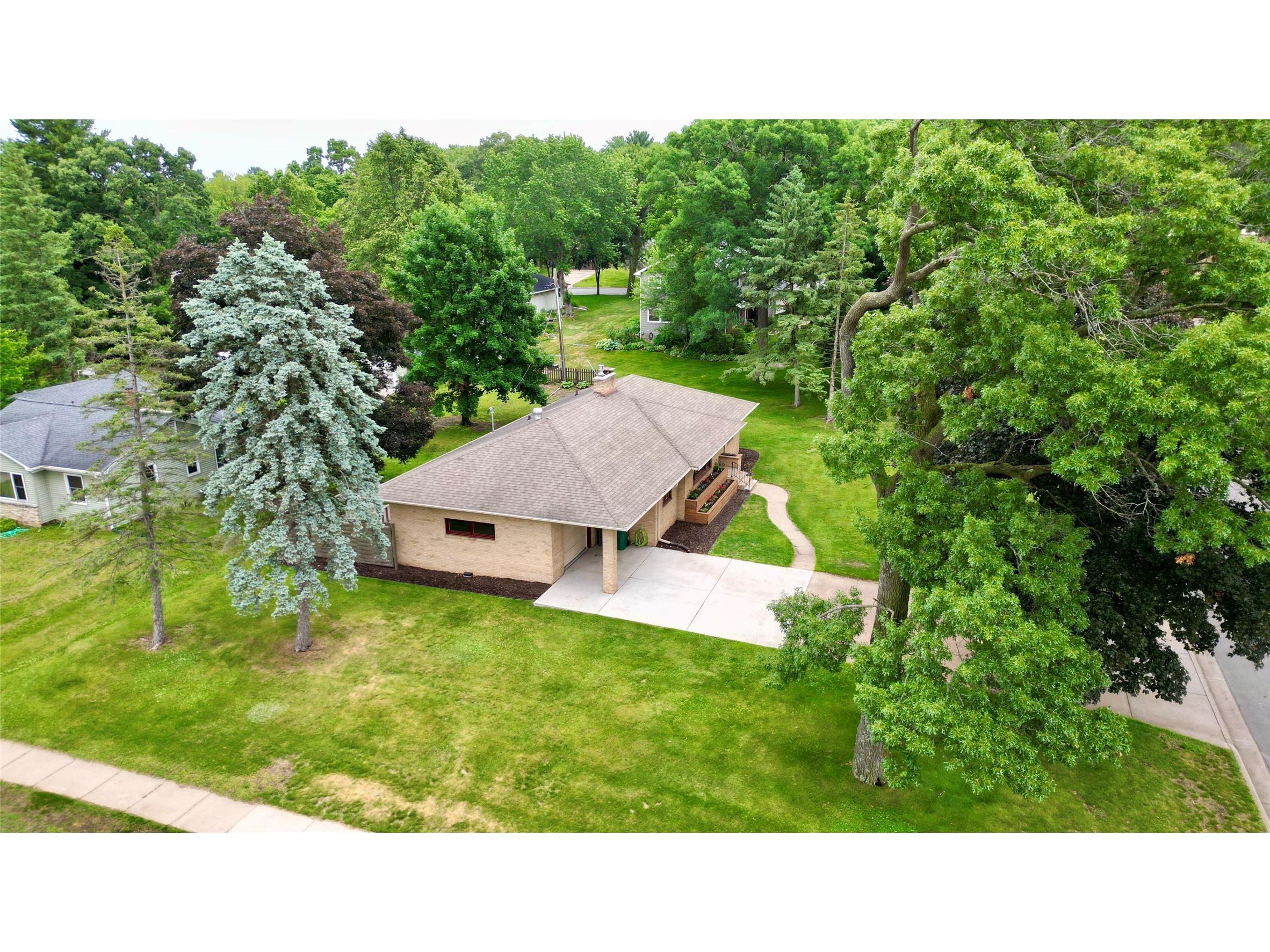 1602 South Street Eau Claire WI 54701 1602196 image3