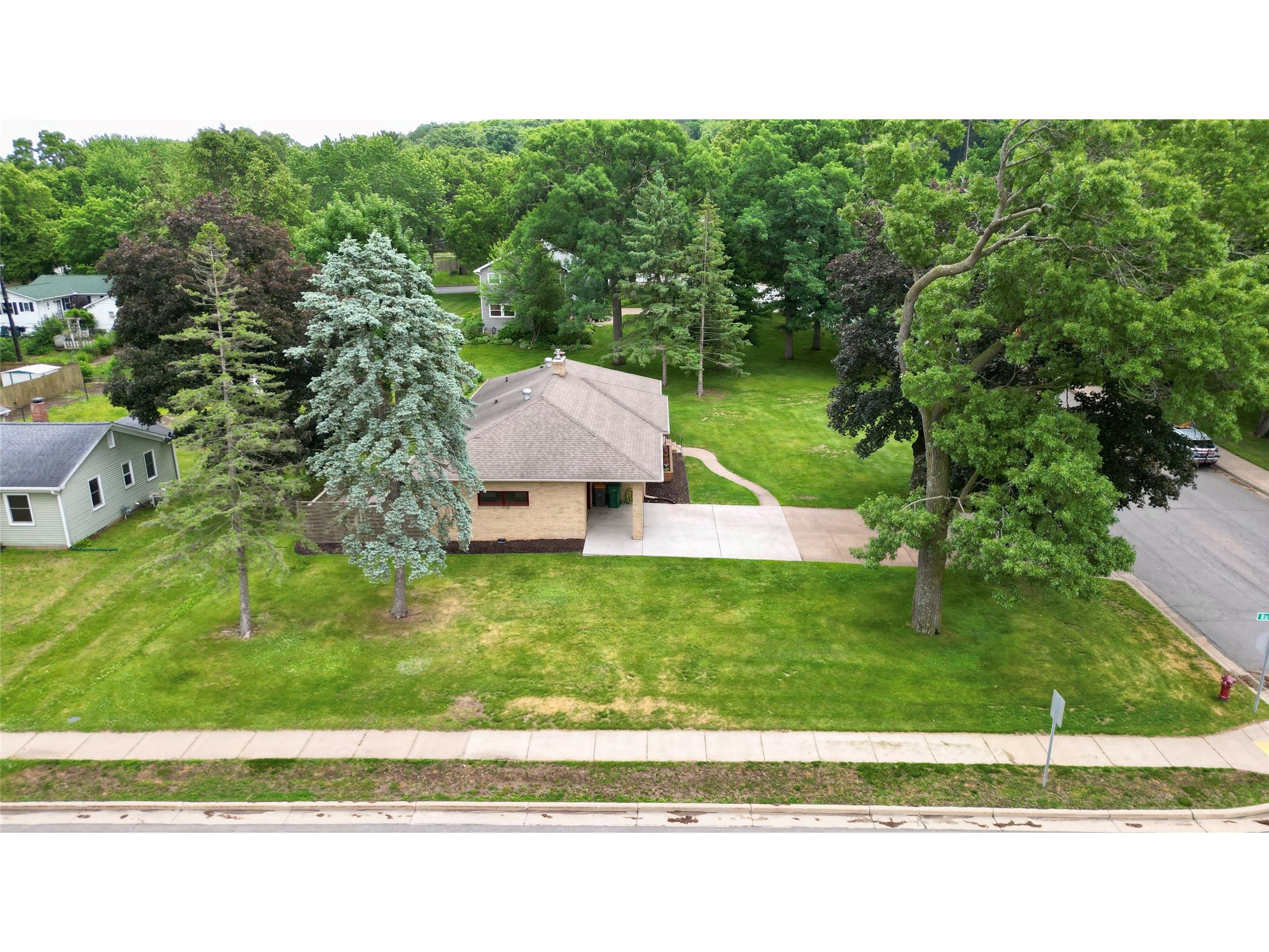 1602 South Street Eau Claire WI 54701 1602196 image56