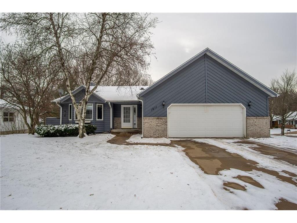 1611 Edgewood Drive, Altoona, WI 54720 MLS 1570270 Edina Realty