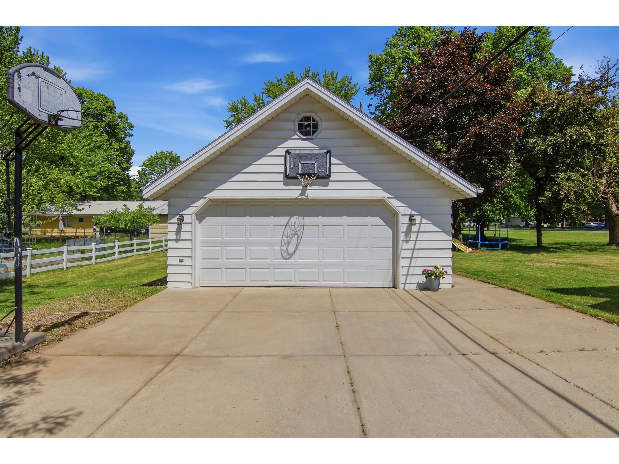 1615 2nd Avenue SE Menomonie WI 54751 1601242 image3