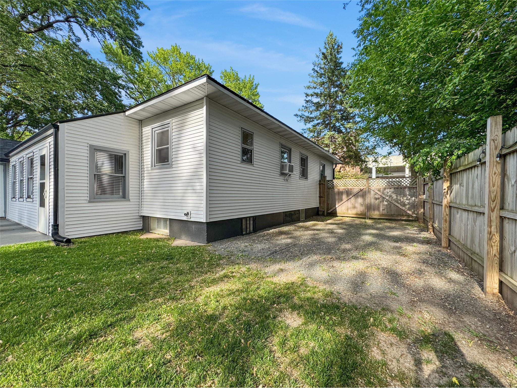 1615 S Broadway Street Menomonie WI 54751 1601897 image34