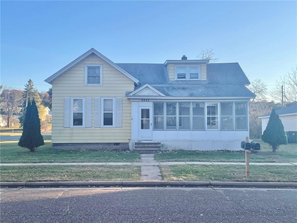 1703 Garfield Avenue 2, Altoona, WI 54720 MLS 1568600 Edina Realty