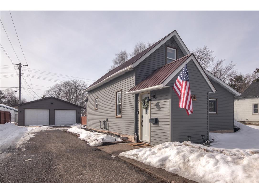 1707 8th Street Menomonie WI 54751 1571501 image1