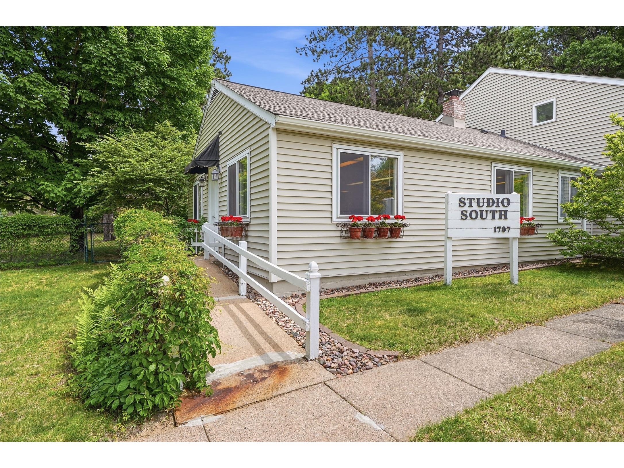 1707 South Street Eau Claire WI 54701 1601793 image2