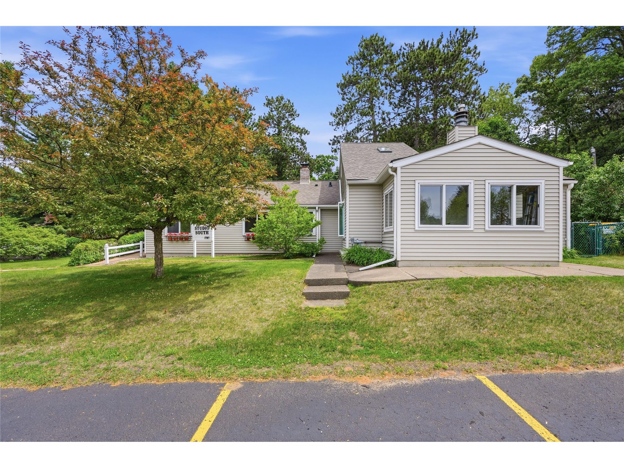 1707 South Street Eau Claire WI 54701 1601793 image37