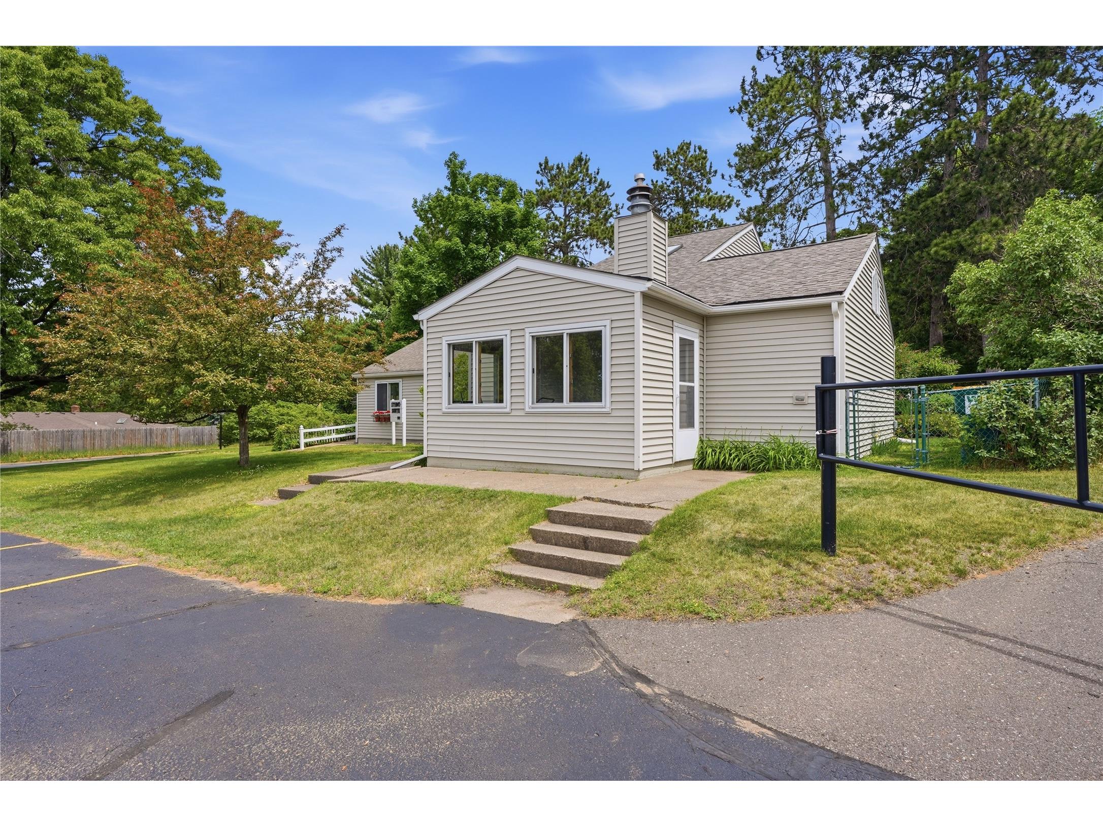 1707 South Street Eau Claire WI 54701 1601793 image38