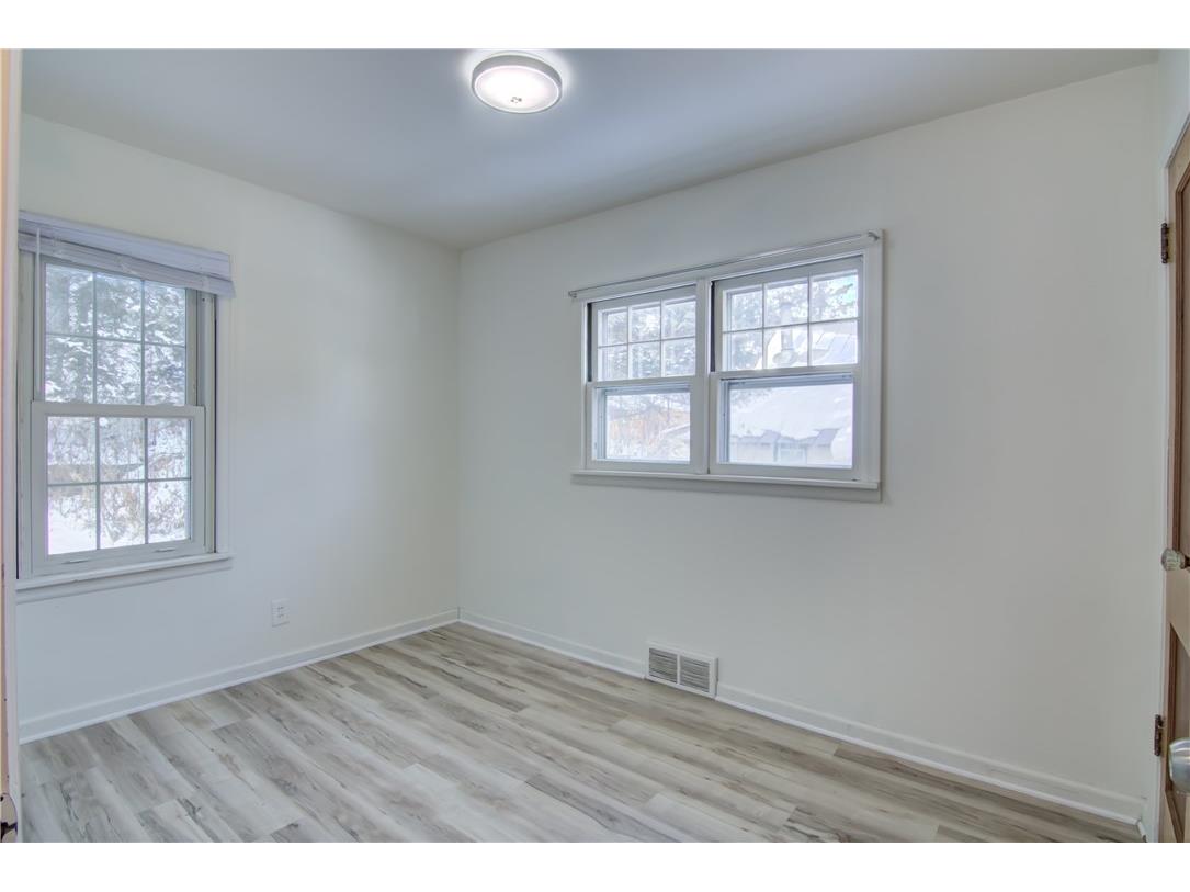 1722 11th Street Eau Claire WI 54703 1597332 image15