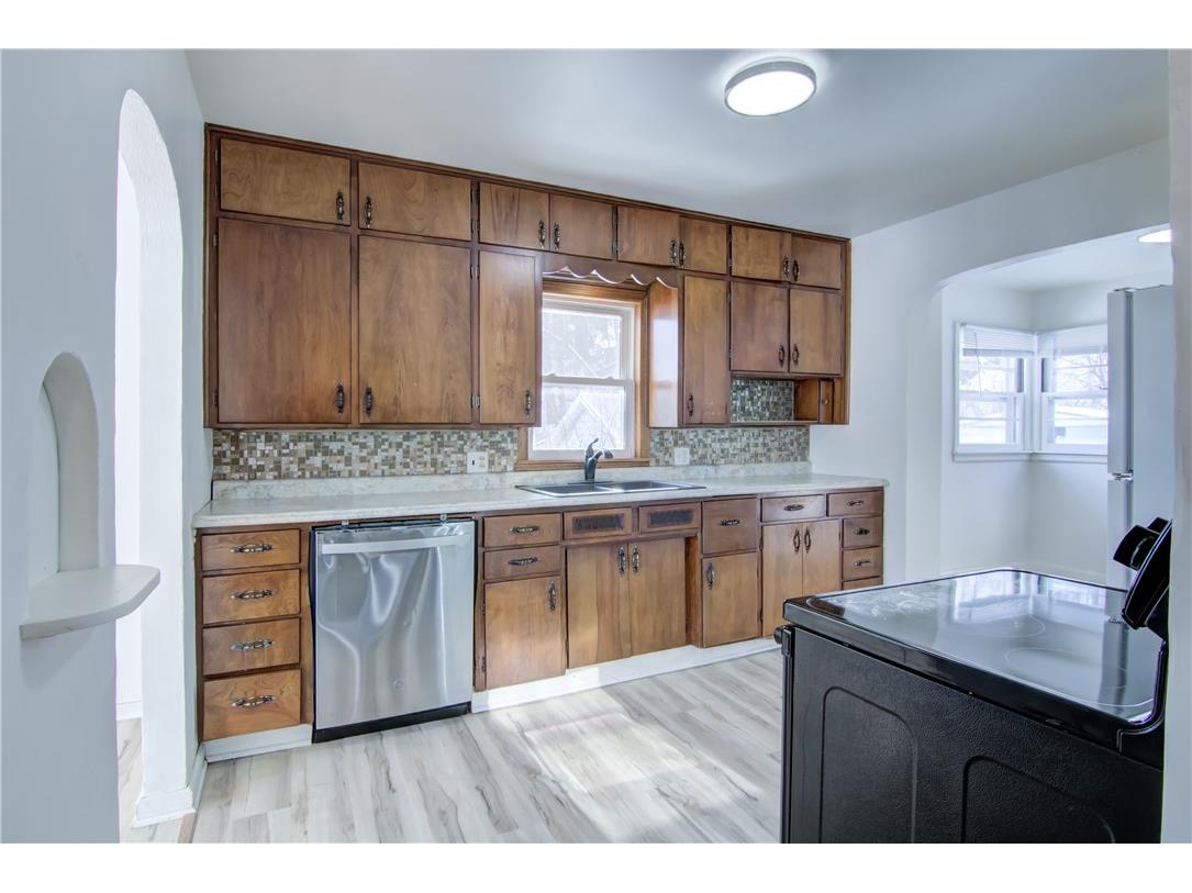 1722 11th Street Eau Claire WI 54703 1597332 image8