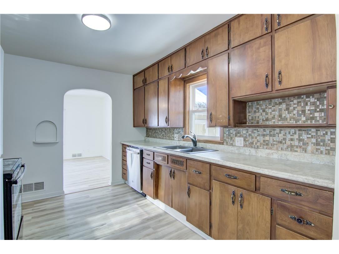 1722 11th Street Eau Claire WI 54703 1597332 image9