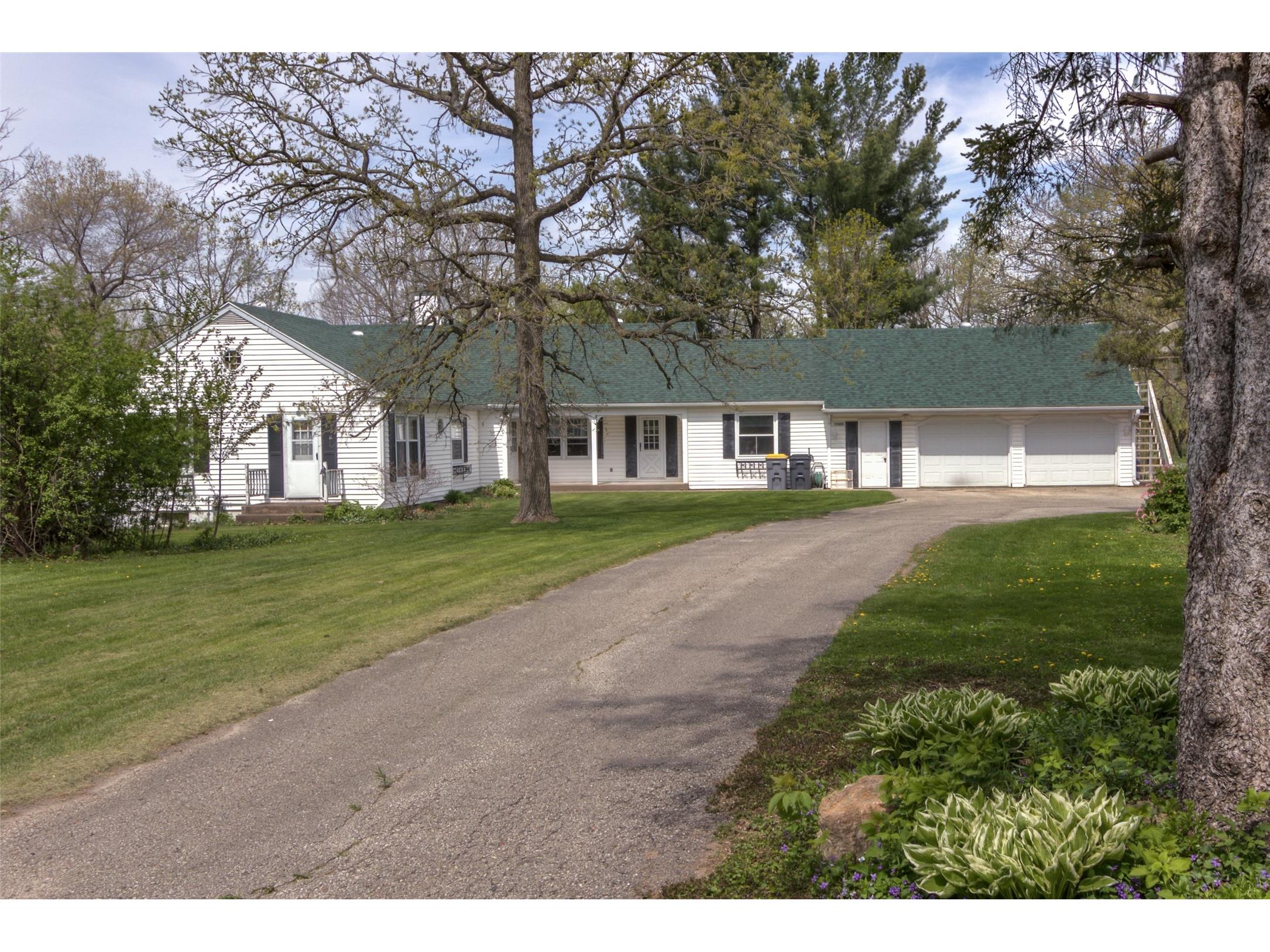 17685 Crestwood Court Galesville WI 54630 1600894 image1