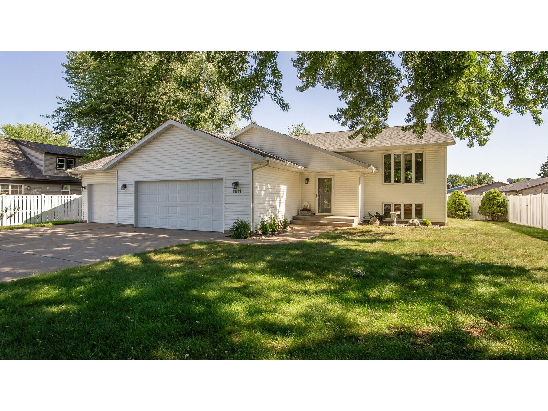 1811 Mitscher Avenue Eau Claire WI 54701 1603238 image1