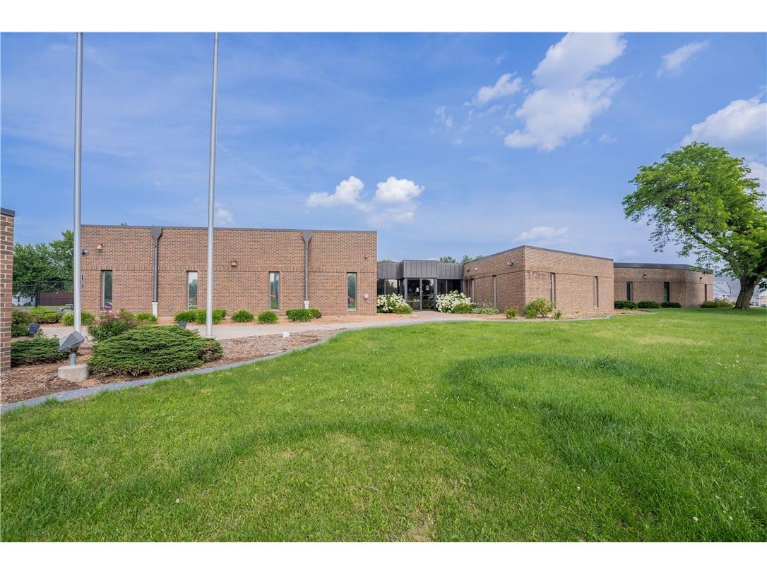 1825 N Clairemont Avenue Eau Claire WI 54703 1583410 image1