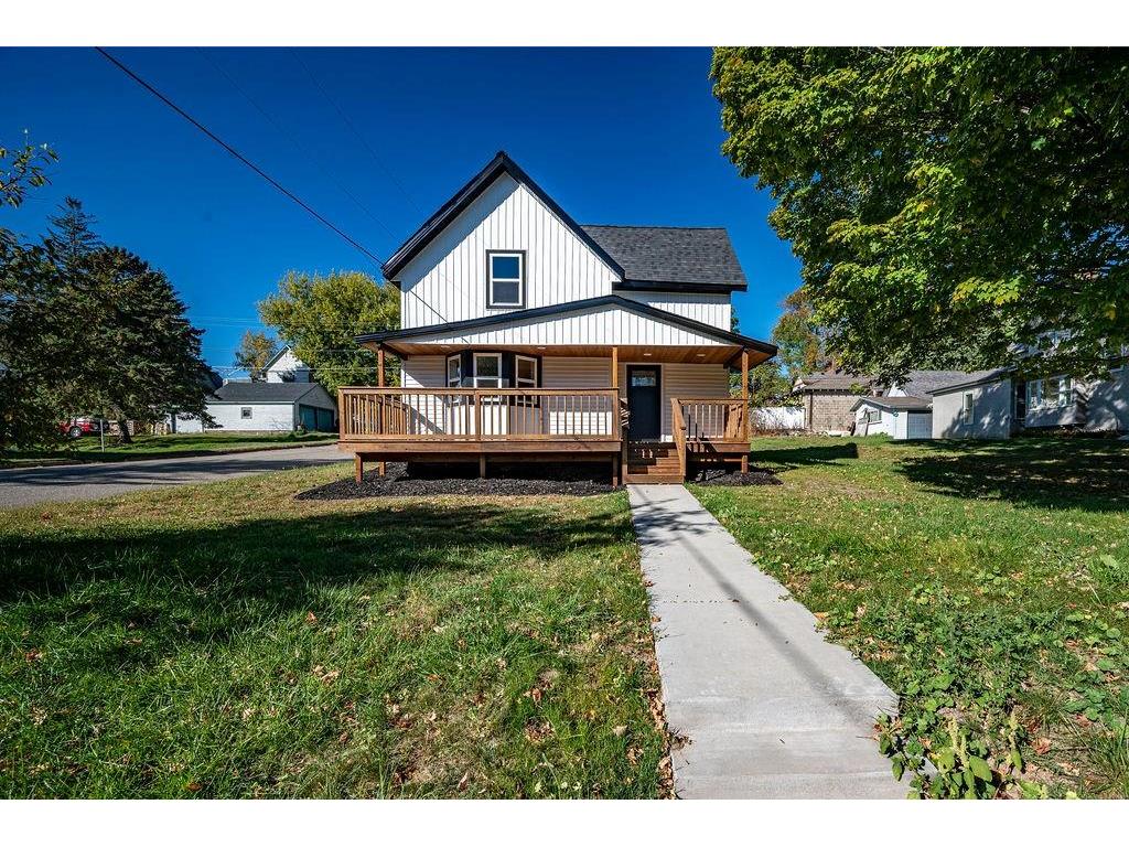 183 S Grant Street Ellsworth WI 54011 1586408 image1