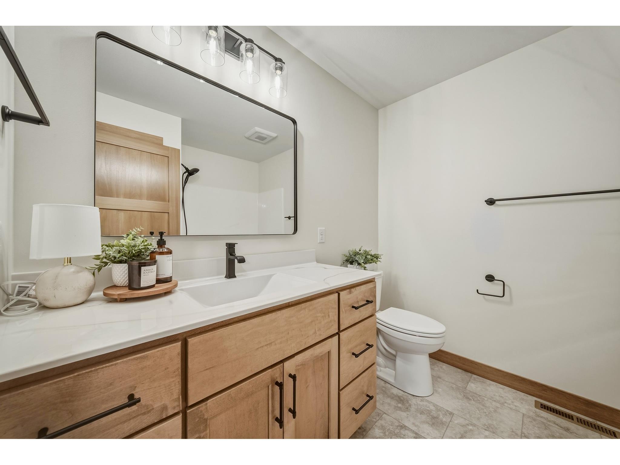 1949 Legacy Drive Eau Claire WI 54703 1598984 image17