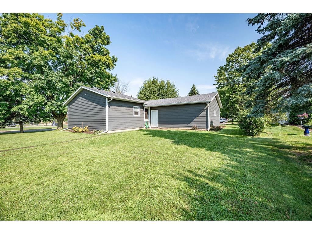 195 W Humble Avenue Ellsworth WI 54011 1598969 image25