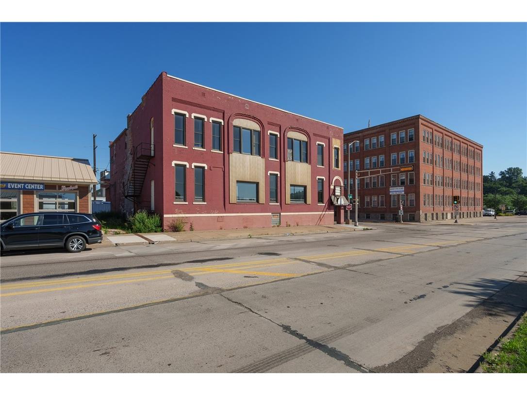 2 Bay Street Chippewa Falls WI 54729 1593533 image2