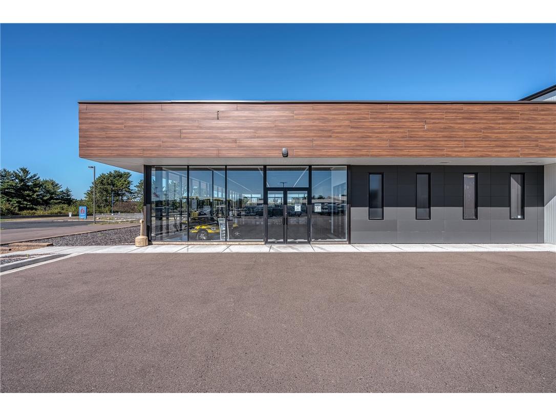 2000 Stout Street Menomonie WI 54751 1586675 image8