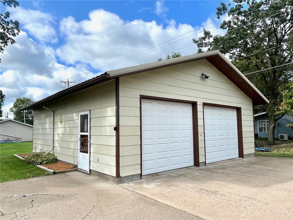 2003 S Broadway Street Menomonie WI 54751 1595303 image30