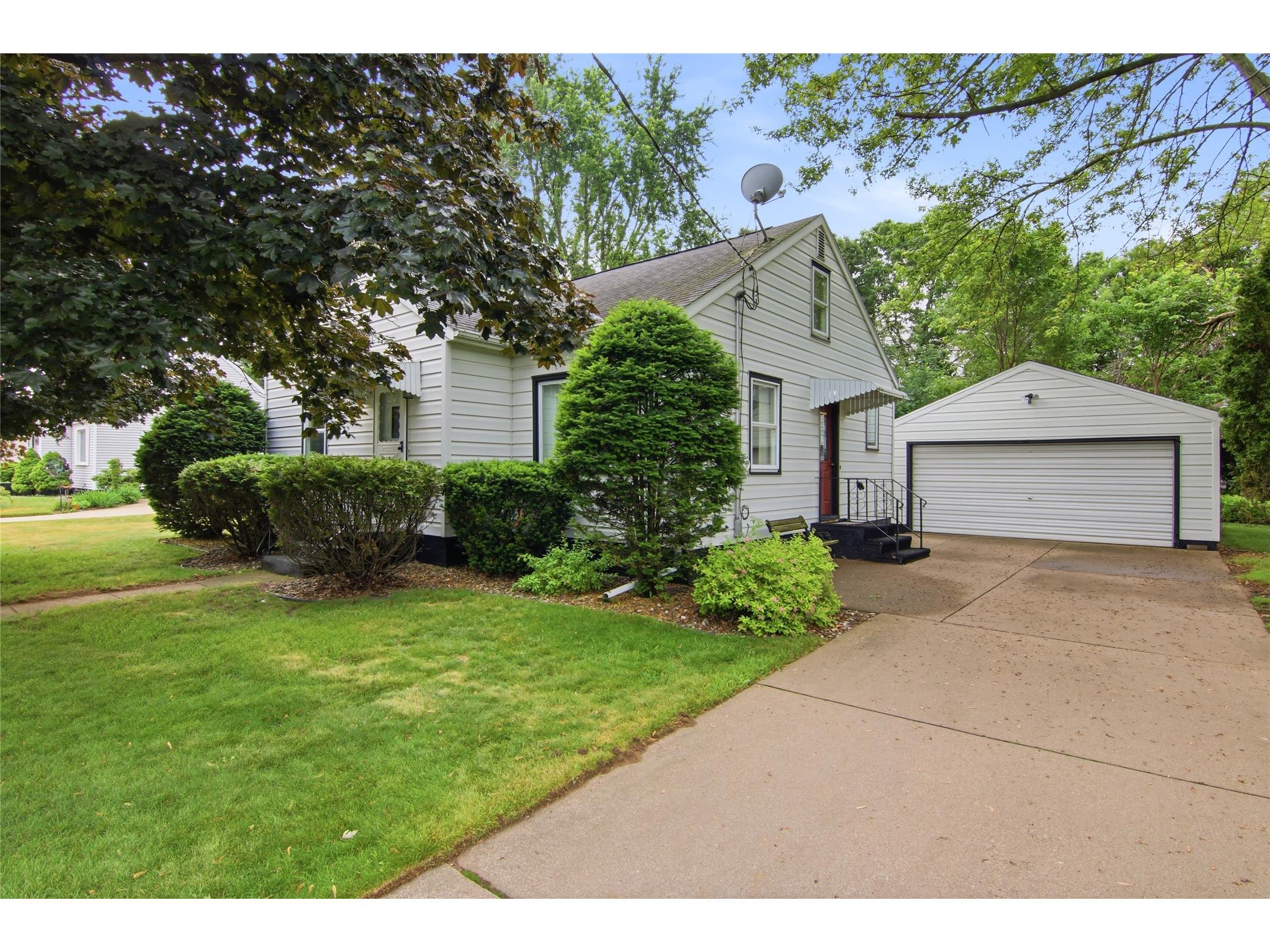 2005 Eddy Lane Eau Claire WI 54703 1602090 image1