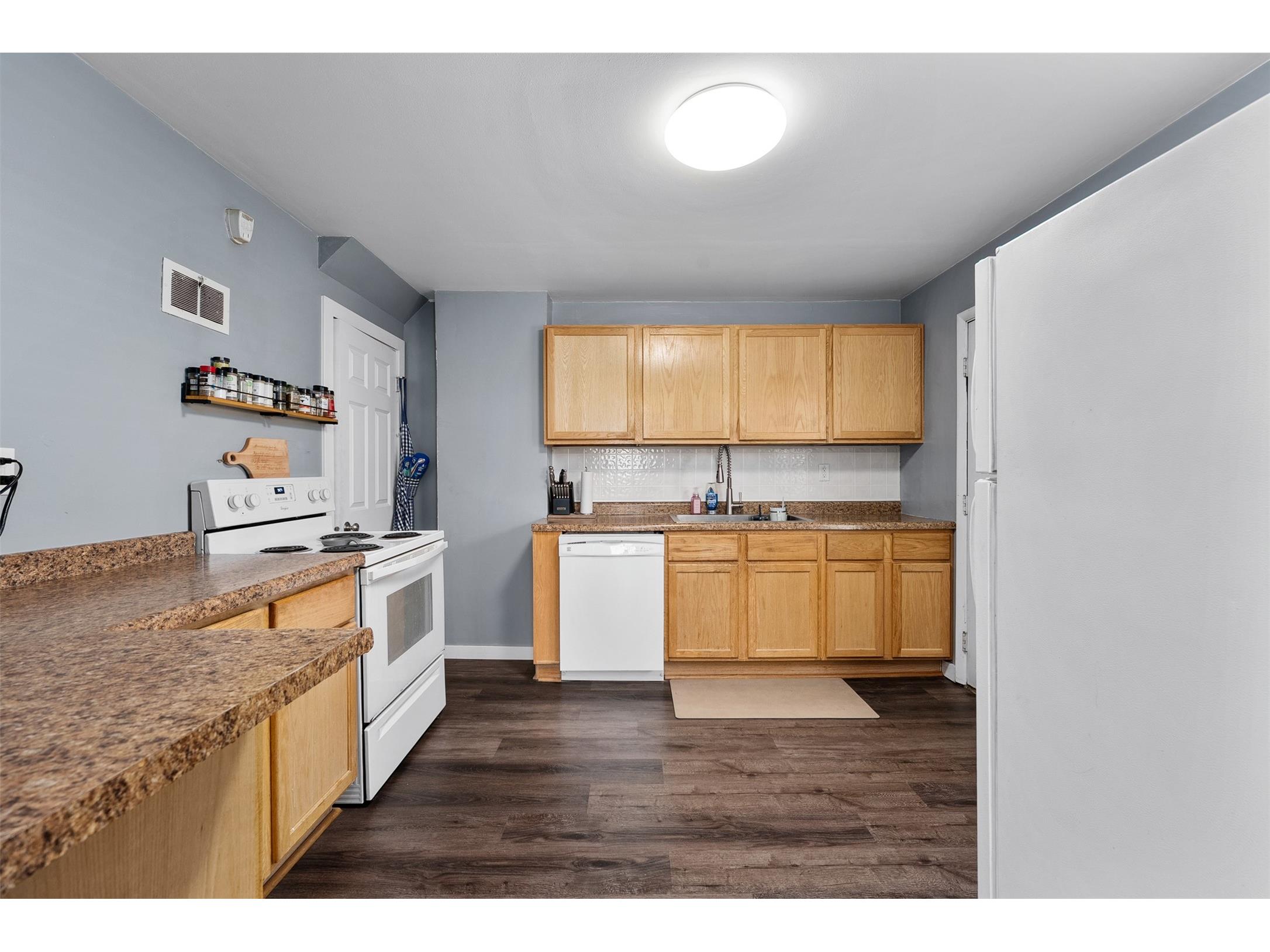 2006/2008 Keith Street #6 & 8 Eau Claire WI 54701 1599600 image10