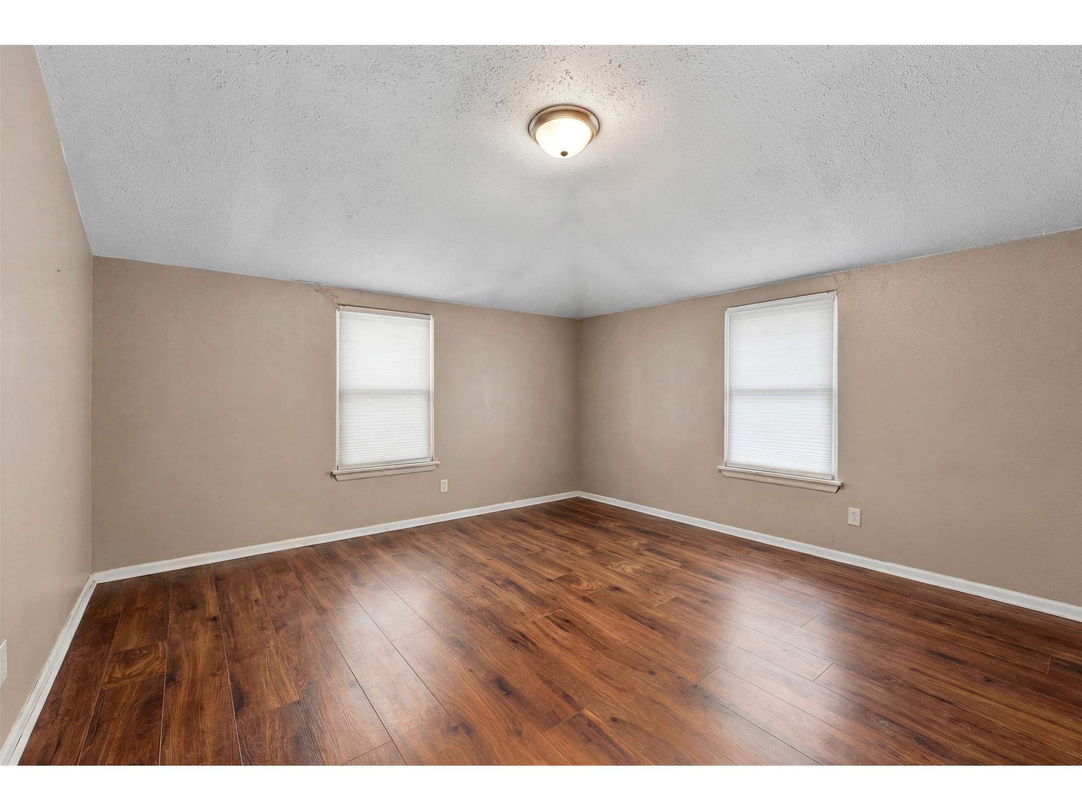 2006/2008 Keith Street #6 & 8 Eau Claire WI 54701 1599600 image32